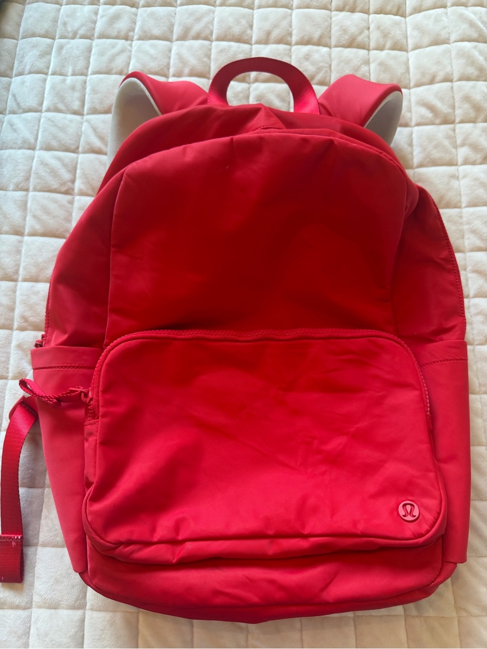 Lululemon Everywhere Backpack 22L in Lulu Red/Ocean Air